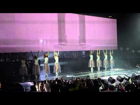 Beyonce Intro + Who run the world (girls) Stockholm Sweden