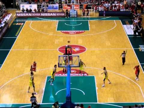 Triple de Xavi Puyada (Club Baloncesto Murcia - Isla de Tenerife Canarias)