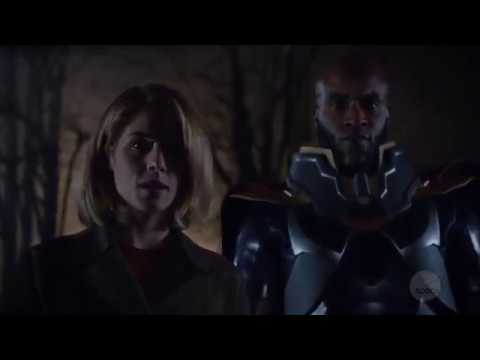 Arrow S07E22 - The Monitor & Felicity scene