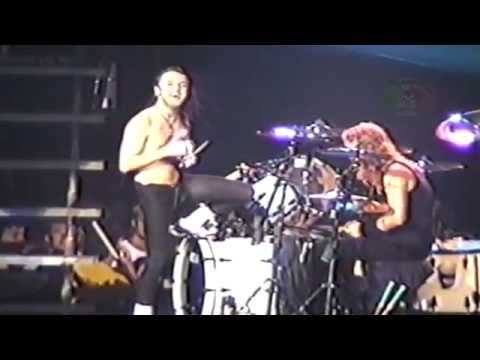 Metallica - Lars Ulrich And James Hetfield Drum Battle Jackson, MS, USA - 1992