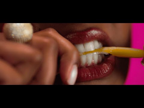 NATALIA MUIANGA - Głodne Plotki