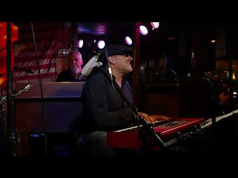 Joe Bonamassa, Jade MacRae w/Paulie Cerra Band - Baby, I Love You - 7/8/18 Burbank, CA