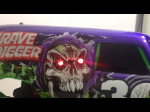 TRAXXAS 30TH ANNIVERSARY GRAVEDIGGER VXL : RUNDOWN 2013