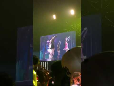 [Fancam] Red Velvet - Hit That Drum Red Mare In Seoul Day 1