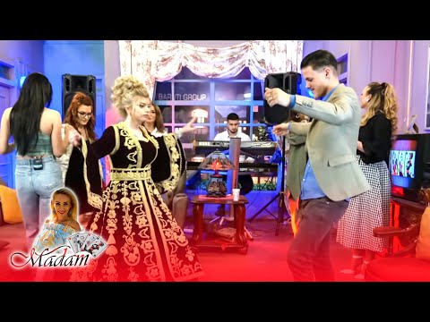 MADAM 39 - Nebahate Maqastena, iniciatoret e "Traume, jo loje" , Dardi, Agnesa, motrat Burrniku