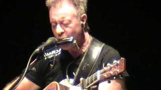 León Gieco - hombres de hierro