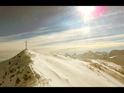 Kreuzspitze von Kalkstein