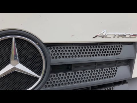 Mercedes Benz Actros MP4 service hatch open truck maintenance hatch use MB New Actros manual