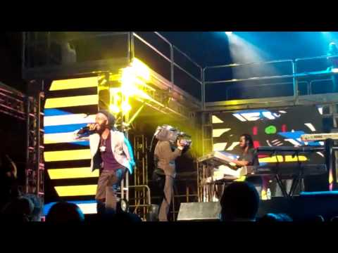Protoje @ Reggae Sumfest, Montego Bay 7-23-11 Performing "Dread" Pt.2
