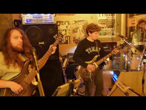 Lennium Fighters - "P. Eating Club" (live at Bunkerfete 2018)