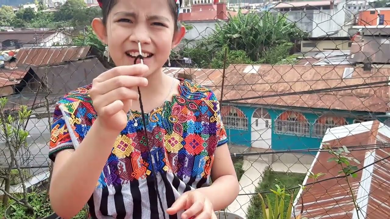 Putar video ELABORACIÓN DE UNA FAJA CEREMONIAL MAYA (TUPUY) sekarang ELABORACIÓN DE UNA FAJA CEREMONIAL MAYA (TUPUY)