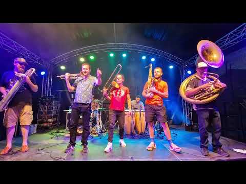 Streetbandits - Can't Take My Eyes Off You (live)