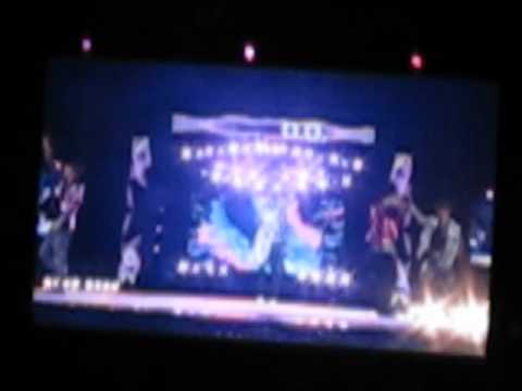 [Fancam] 120818 SM Town Seoul - TTS feat EXO - DJ Got Us Falling in Love Again