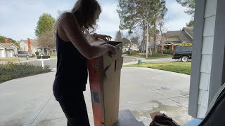 Dumpster Diving- Unboxing Stuff I found in a Dumpster!