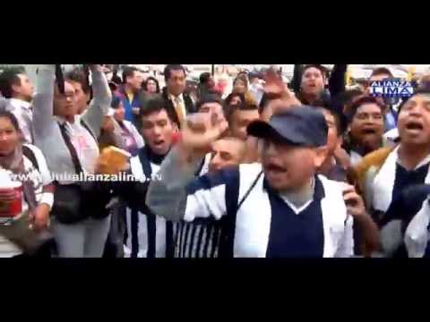 ALIANZA ES COSA DE LOCOS  - Hinchas acudieron al Jorge Chávez para despedir al equipo
