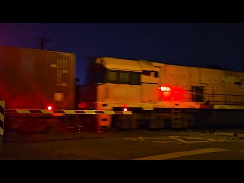 5MA5 PN "Linfox Express #3" (NR37, NR31), Melbourne to Adelaide, 2105, 14/11/24, Ararat West VIC