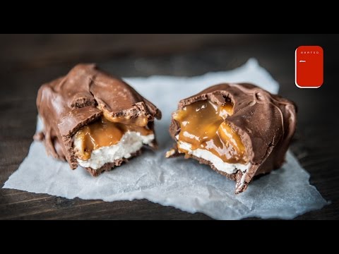 download lagu mp3 mp4 Easy Snickers Recipe, download lagu Easy Snickers Recipe gratis, unduh video klip Easy Snickers Recipe