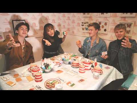 New Hope Club-Biscuit Making with Danna Paola @NewHopeClub @DannaPaola