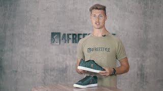 About the Explore II Black knit freestyle and street football shoes