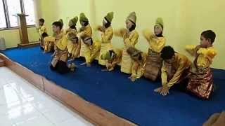 preview picture of video 'Tarian Kreasi Saman Binaan Anak KKM Baloy Kota Lhokseumawe'