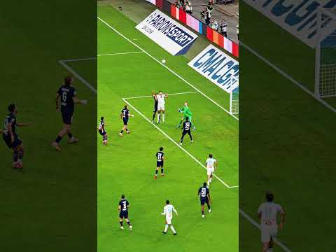 هدف أكرد التاريخي في مرمى باريس سان جيرمان