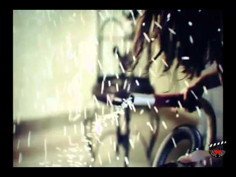 Micahu - Turn me well | Musiclip Festival 2010 Mejor Video 6