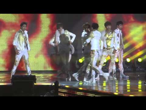 100% 'Bad Boy' at Nongshim Love Sharing Concert! 121111 (Part 3)