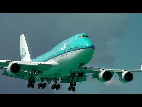 KLM 747-406 PH-BFN THE CLASSIC QUEEN OF THE SKY'S AT SINT MAARTEN IN 2013. 'TRAVEL WITH JULIAN'