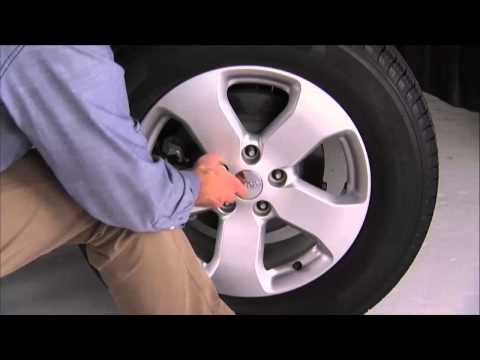 2015 Jeep Grand Cherokee | Jacking and Tire Changing