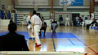 preview picture of video 'Cpto. C.Valenciana de Karate Senior, Kumite momentos 12-02-2011 Gandia'