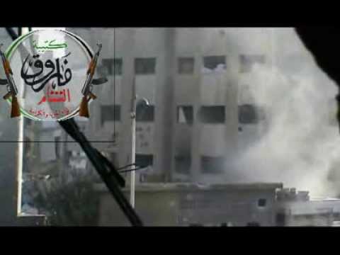 تصاعد الدخان نتيجة استهداف قوات النظام بقذائف الهاون من قبل عناصر كتيبة فاروق الشام على جبهة العباسيين في مدينة دمشق