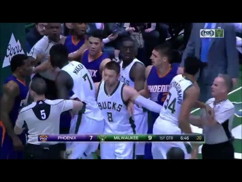 Giannis and Marquese Chriss scuffle