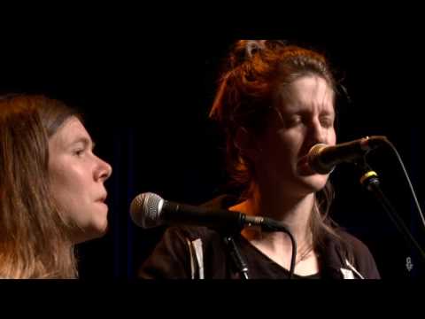 Anna & Elizabeth - Won' t You Come and Sing For Me (eTown webisode #1001)