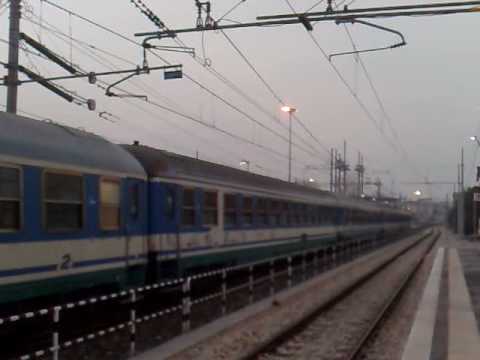 Exp Straordinario 30005  Milano porta Garibaldi - Bari centrale