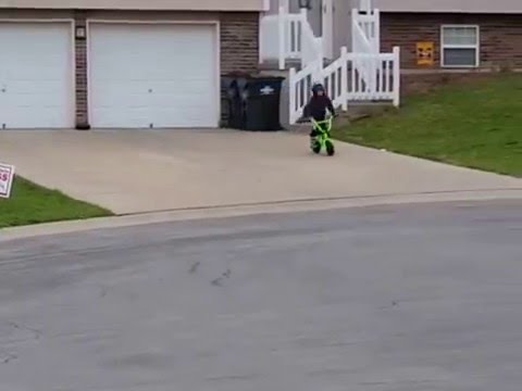 Rocker mini BMX freestyle 7 year old Andrew