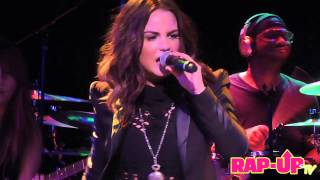 JoJo Performs &#39;Andre&#39; Live at The Roxy in L.A.