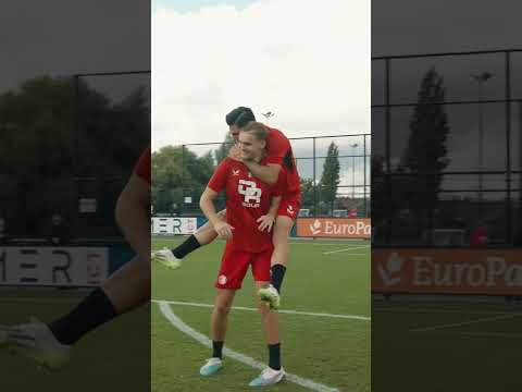 Beelen's goal or Jahanbakhsh his reaction? 🤣🎯 #Beelen #Jahanbakhsh