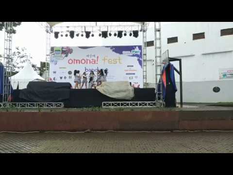 181125 MILKY WICKY Dance Cover Weki Meki (위키미키) - True Valentine + Crush @Taman Alun-Alun Cicendo