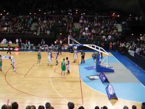 AMSB Aix Maurienne contre Pau : 3 dernières secondes.AVI