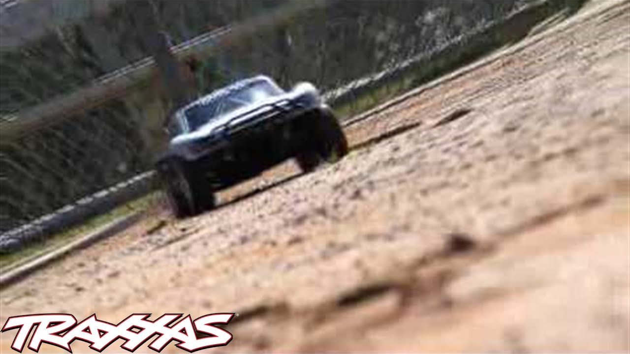 RC auto Traxxas Slash 1:10 RTR s LED osvětlením, oranžová