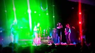 Mashrou` leila - Bishof  Live London Concert  ... مشروع ليلى - بيشوف بفرحي خيانة