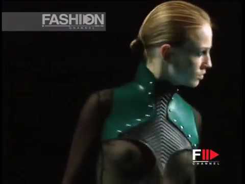"Extè" Autumn Winter 2001 2002 Milano 1 of 3 pret a porter by FashionChannel