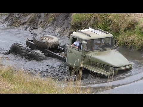 Ural 375 D im Schlammloch- Militärtechnik und Oldtimertreffen Ohrsleben