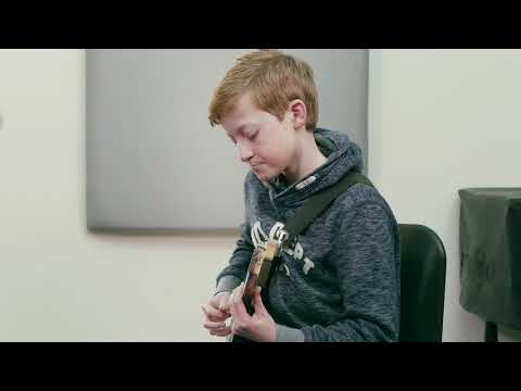 Elektrische gitaarles: docent Sander Hop, leerling Ingmar