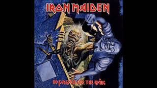 Iron Maiden - Holy Smoke (lyrics)