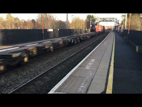 66771 Amanda working 4L68 Kingsbury birch coppice to London gateway