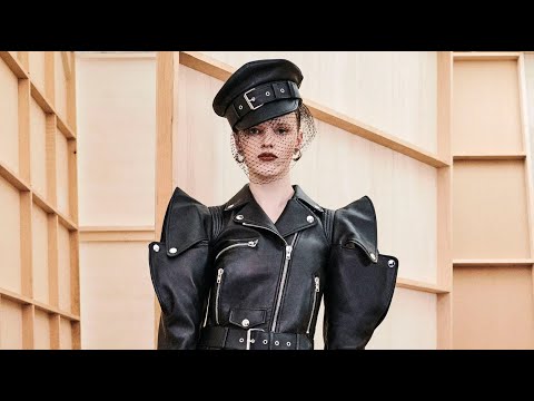 Moschino | Pre Fall Winter 2023/2024 | The Looks