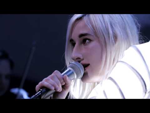 Zola Jesus feat. JG Thirlwell “Vessel” (Guggenheim Museum 2012)
