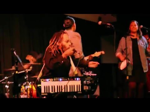 Mixed People LIVE performing 'Sweatpants - Funk Jam