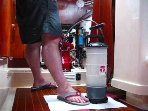 Marine Oil Change With Moeller Fluid Extractor Pump